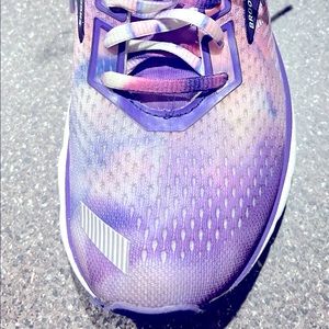 Brooks women’s sneaker size 8